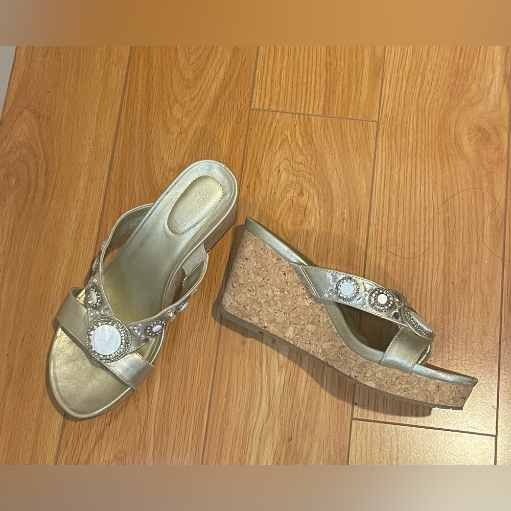 Reaction Kenneth Cole Gold Wedge Sandals with Crisscross Straps